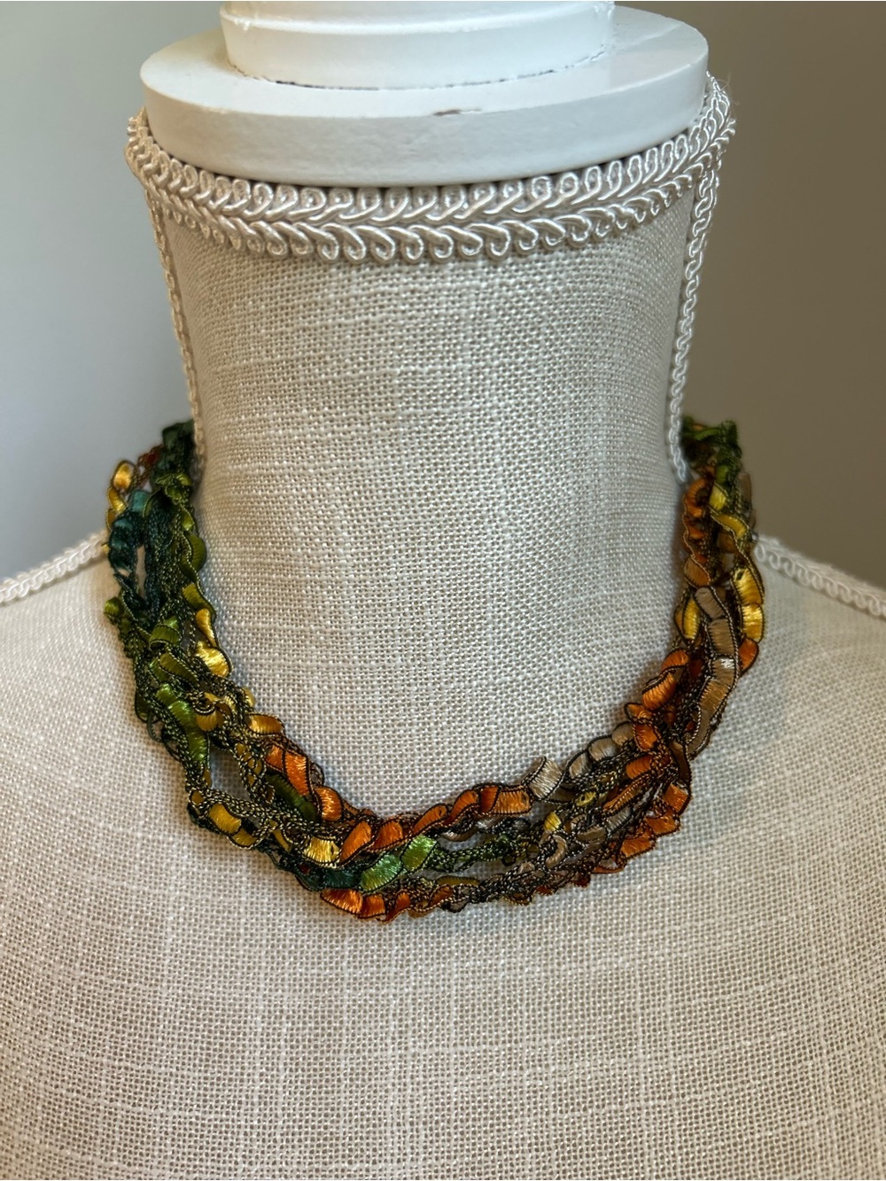 Multicolor Ladder Ribbon Necklace - Picture 4 of 6